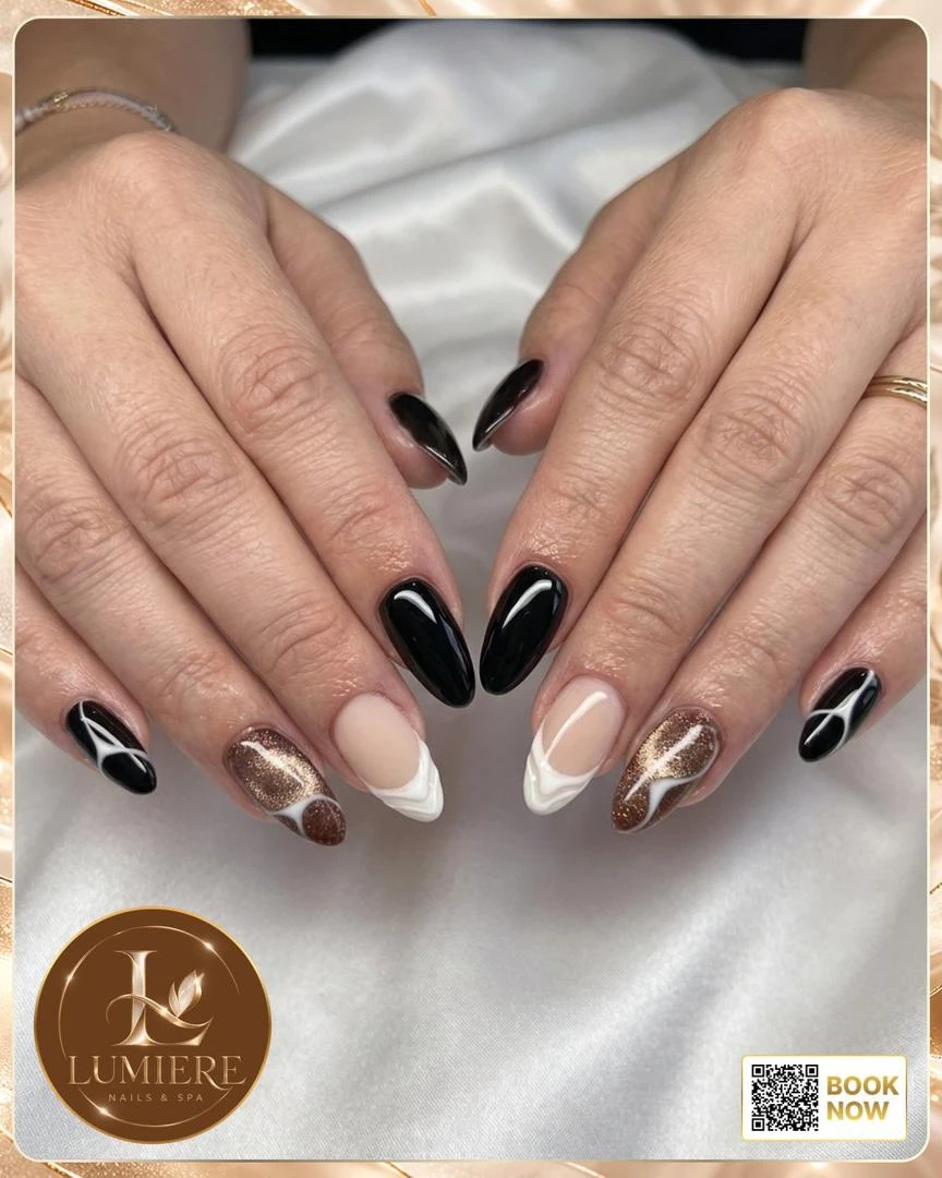Halloween nail art